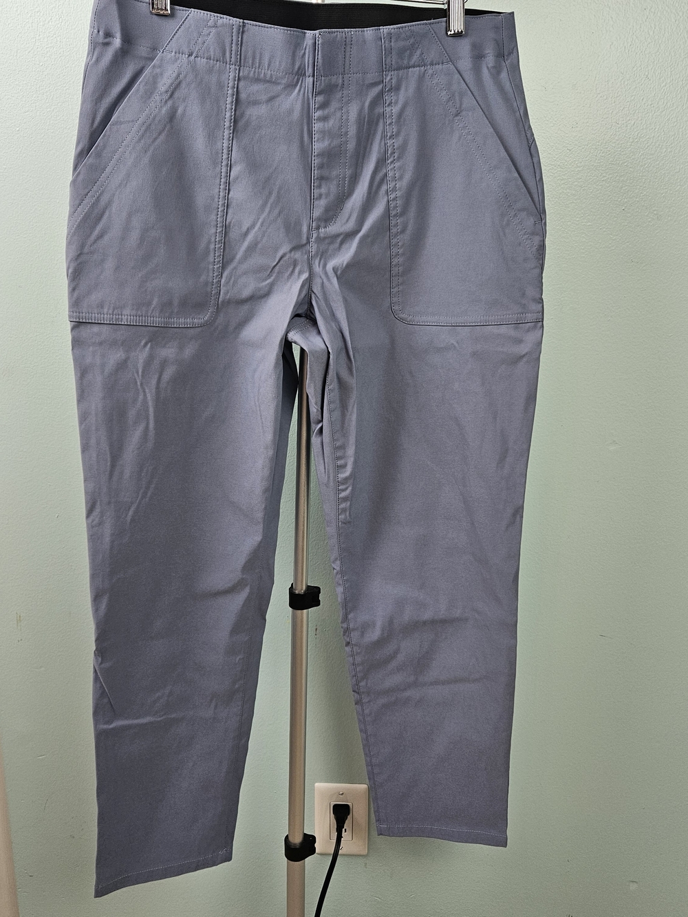 NWOT Horizen Eddie Bauer Women's Cropped Stretch Pants in Light Blue
